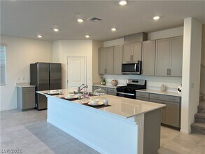 8142 Desert Cassia Ave in Las Vegas, NV - Building Photo - Building Photo