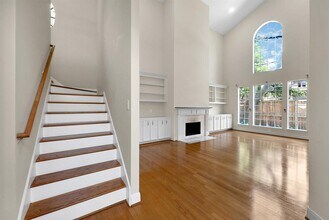 1018 Nantucket Dr in Houston, TX - Building Photo - Building Photo