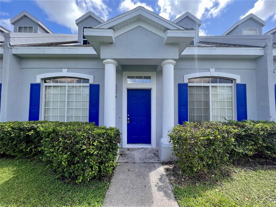 2074 Island Walk Dr in Orlando, FL - Building Photo