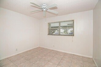 101 Leisure Lake Cir, Unit 109 in Boynton Beach, FL - Building Photo - Building Photo