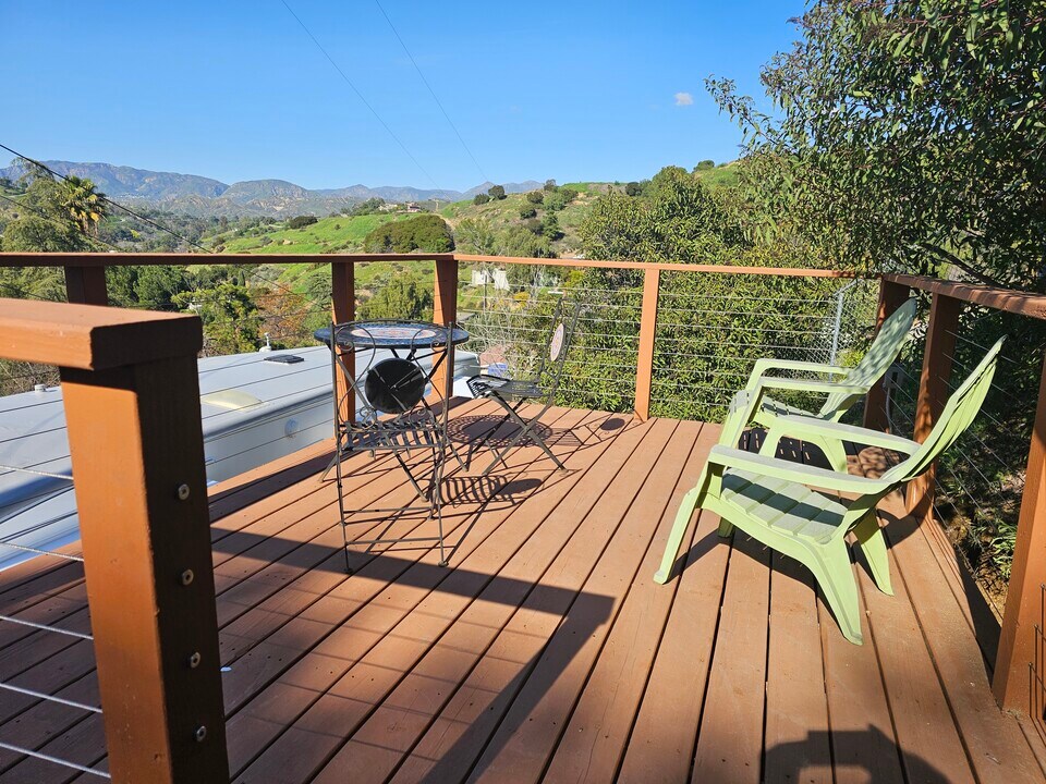 9565 Dale Ave, Unit Shadow Hills Delight in Sunland, CA - Building Photo