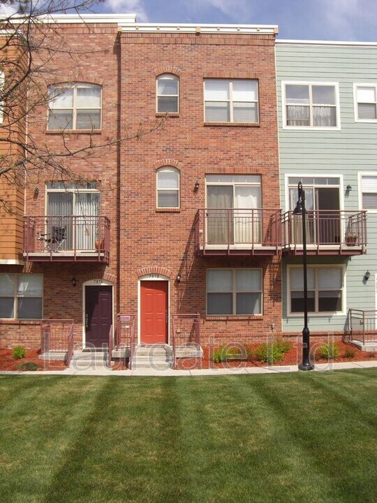 7878 W 54th Ave in Arvada, CO - Building Photo