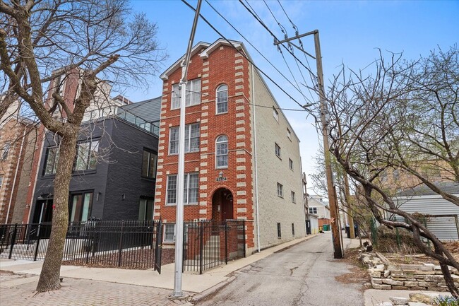 property at 1812 W Thomas St