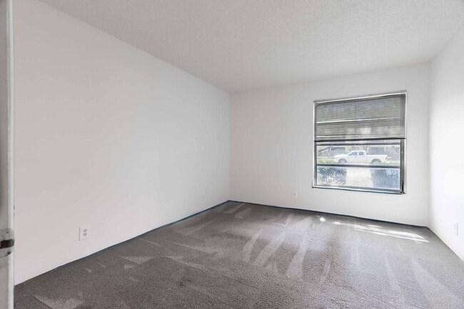 490 NW 20th St in Boca Raton, FL - Building Photo - Building Photo