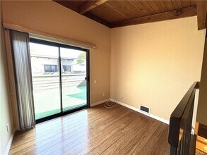 10793 Ashton Ave in Los Angeles, CA - Building Photo - Building Photo