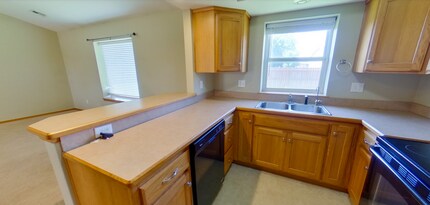 301 Walters Dr in Manhattan, KS - Building Photo - Building Photo