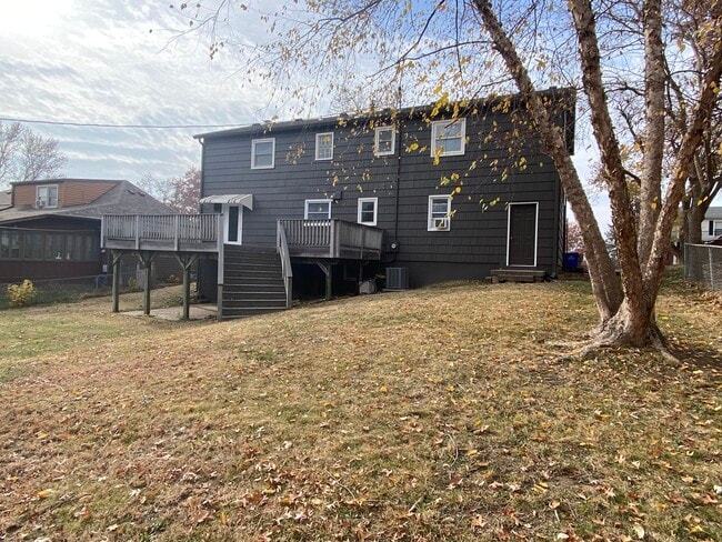 9601 Horton St in Overland Park, KS - Foto de edificio - Building Photo