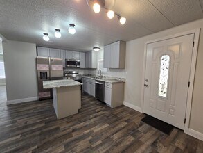 2875 Bay Ave in Kissimmee, FL - Building Photo - Building Photo