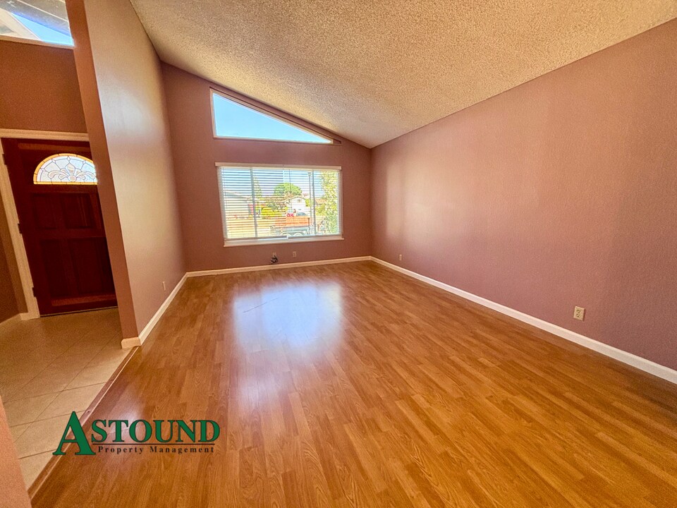 103 Oriole Ct in Hercules, CA - Building Photo