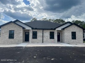 687 S Orange St in Starke, FL - Building Photo