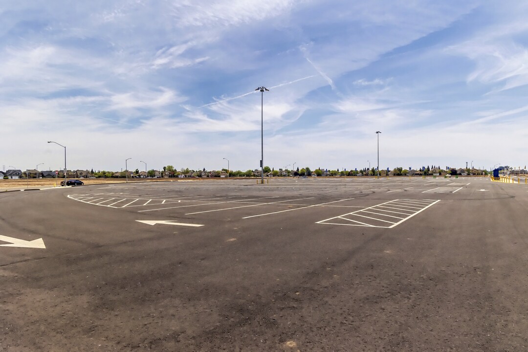 Bellevue Ranch in Merced, CA - Building Photo