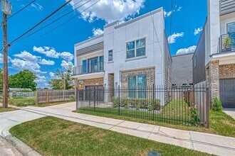 1806 Schweikhardt St in Houston, TX - Building Photo - Building Photo