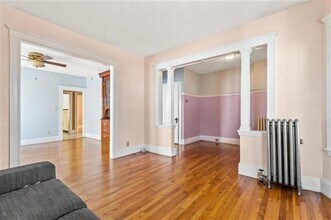 138 George St, Unit 1 in Medford, MA - Foto de edificio - Building Photo