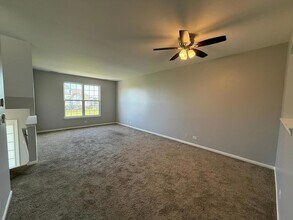 1624 Fieldstone Dr N in Shorewood, IL - Building Photo - Building Photo
