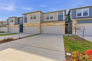 104 Texas Agate Dr in Kyle, TX - Building Photo