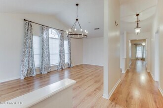 3612 Miles Ln in Ocean Springs, MS - Foto de edificio - Building Photo