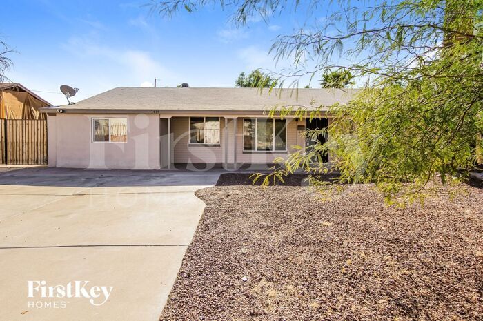 3437 E Holly St in Phoenix, AZ - Foto de edificio