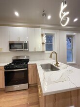 232 Van Horne St in Jersey City, NJ - Building Photo - Building Photo