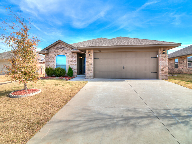 19704 Vivace Dr in Edmond, OK - Building Photo - Building Photo