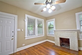 4430 Bell St in Houston, TX - Building Photo - Building Photo