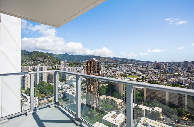 1500 Rycroft St, Unit 3719R in Honolulu, HI - Building Photo - Building Photo
