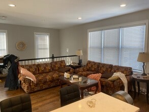 783 Parker St, Unit 3 in Boston, MA - Foto de edificio - Building Photo