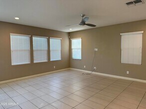 4711 E Daley Ln in Phoenix, AZ - Building Photo - Building Photo