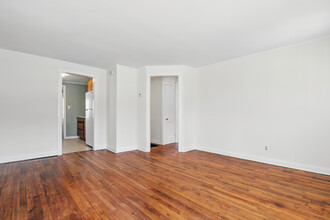 144 Old West Point Rd E in Garrison, NY - Building Photo - Building Photo