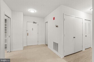 3709 S George Mason Dr in Falls Church, VA - Building Photo - Building Photo