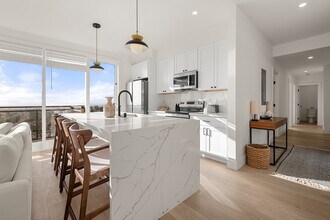 12 Panoramic in Berkeley, CA - Foto de edificio - Building Photo