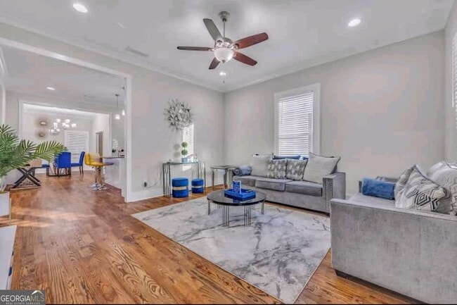 1013 Peeples St SW in Atlanta, GA - Foto de edificio - Building Photo