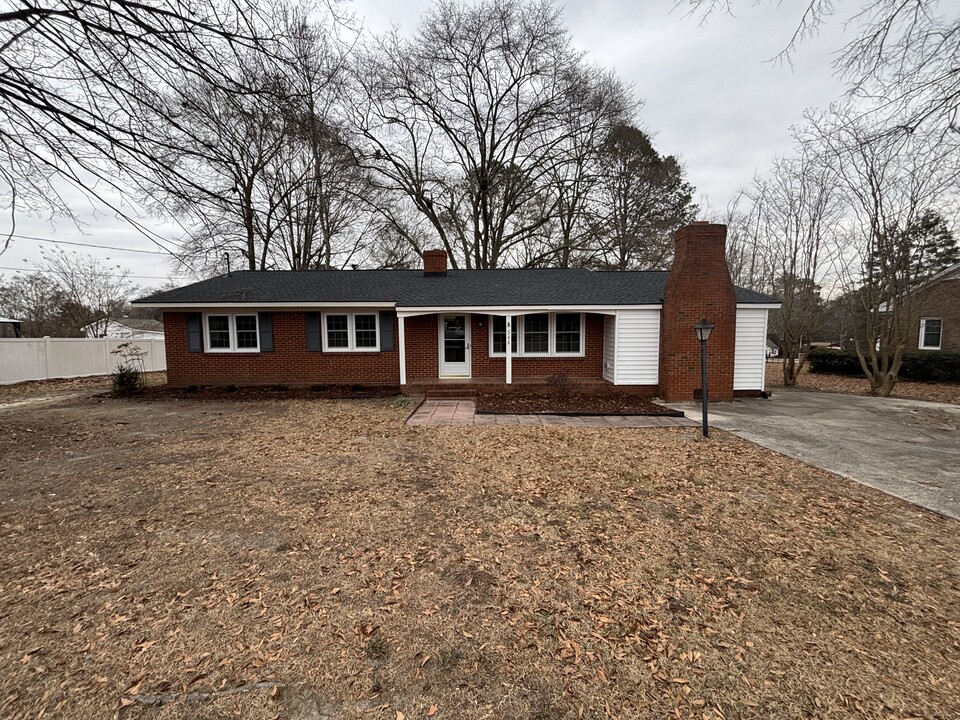 544 N Dunn St in Angier, NC - Building Photo