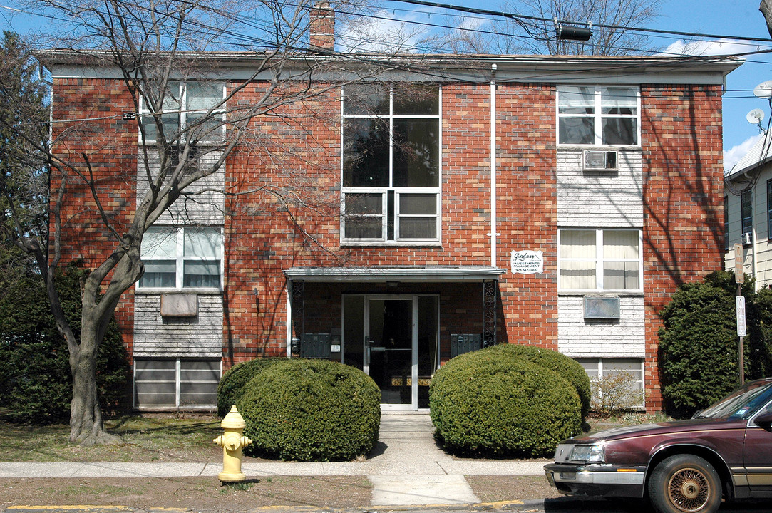 35 Park Ave in Bloomfield, NJ - Building Photo