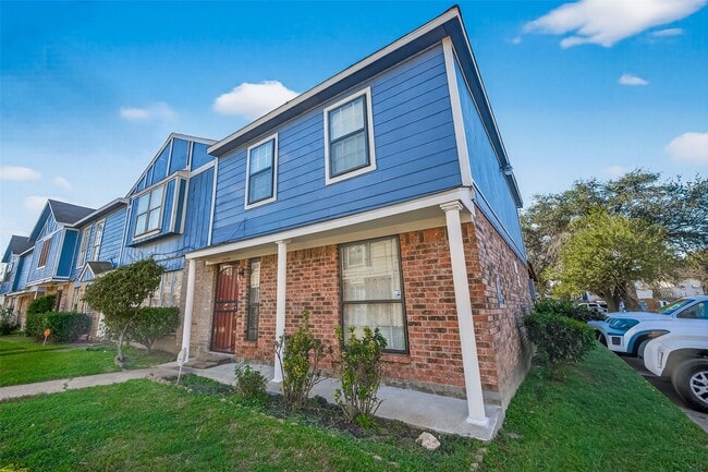 13424 Castilian Dr in Houston, TX - Building Photo - Building Photo