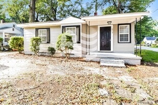 613 Chesnut St in Camden, SC - Building Photo