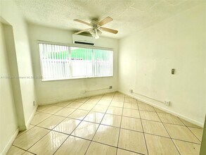 5730 Sheridan St in Hollywood, FL - Building Photo - Building Photo