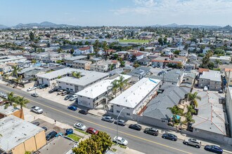 4051-4061 Euclid Avenue in San Diego, CA - Foto de edificio - Building Photo