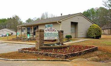Rainbow Apartments in Rainbow City, AL - Foto de edificio - Building Photo