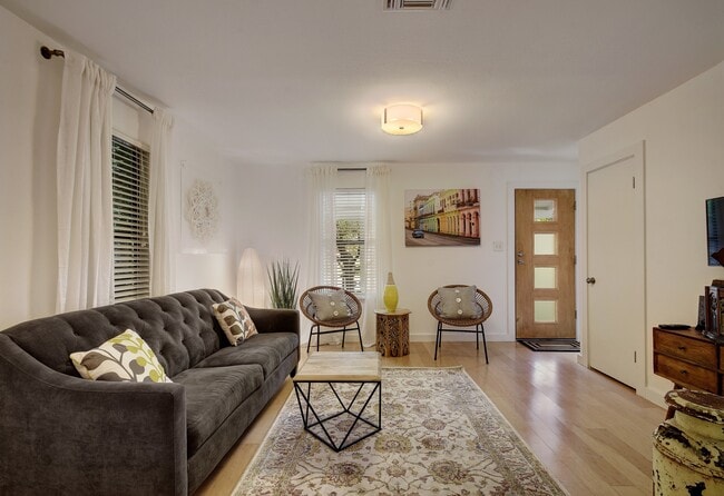 2823 Garwood St in Austin, TX - Building Photo - Building Photo