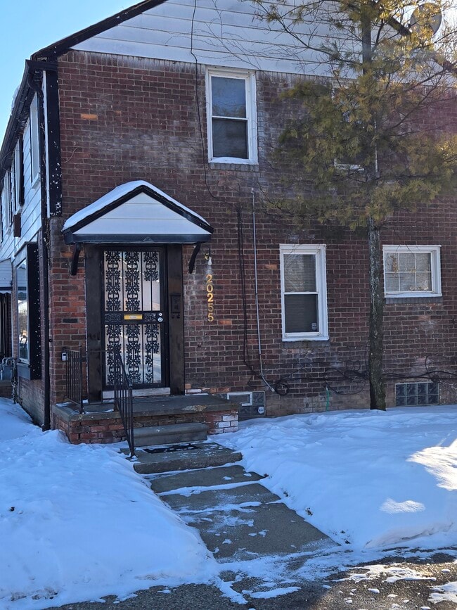 property at 20255 Meyers Rd