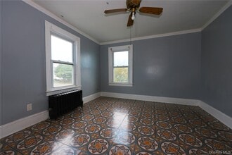 92 Solomon Ave in Inwood, NY - Building Photo - Building Photo