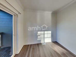 7329 Rainier Dr in Everett, WA - Foto de edificio - Building Photo