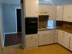 960 Sarver St in Vidor, TX - Foto de edificio - Building Photo