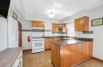 16 Tileston St in Everett, MA - Building Photo - Building Photo