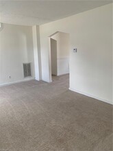 536 Fishermans Rd in Norfolk, VA - Building Photo - Building Photo