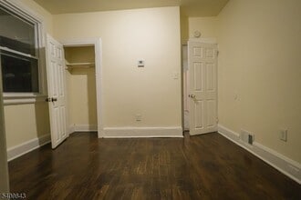 405 S 12th St, Unit 1 in Newark, NJ - Foto de edificio - Building Photo