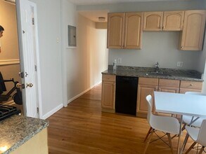 230 Hanover St, Unit 4 in Boston, MA - Building Photo - Building Photo