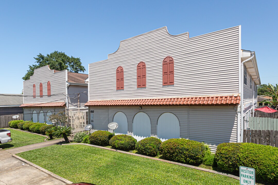 1517-1521 Clearview Pky in Metairie, LA - Building Photo