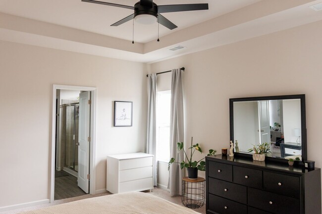 6017 Gala Ln in Charlotte, NC - Foto de edificio - Building Photo