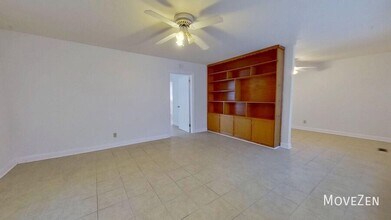 210 Oakcrest Dr in Wilmington, NC - Building Photo - Building Photo